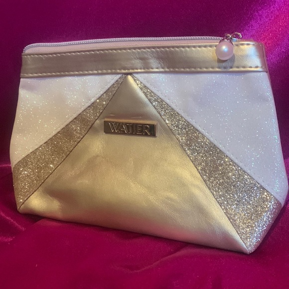 Lisa watier cosmetics bag, sparkles gold and white . Pearl zipper. Never used - Picture 1 of 5